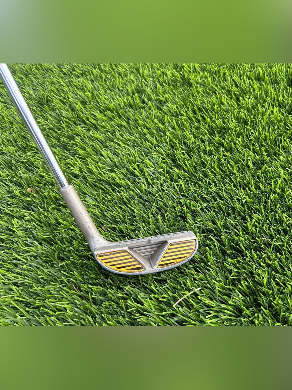 Acculine Chipper Golf Club RH w/ Pro Action Mid Firm Steel Shaft Grip 37”